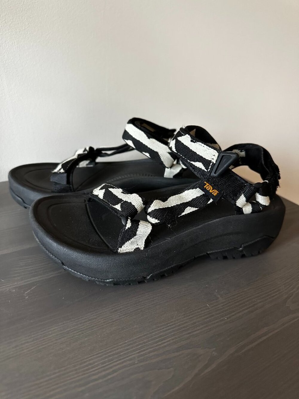 Teva Hurricane XLT Ampsole Sandals black white 6